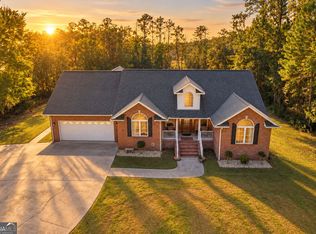 296 Magnolia Rd, Midway, GA 31320
