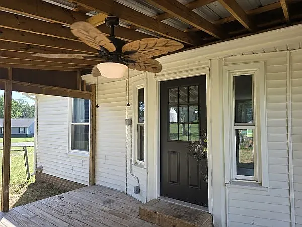 3 bed, 1123 sqft, $1,800 — Photo 2