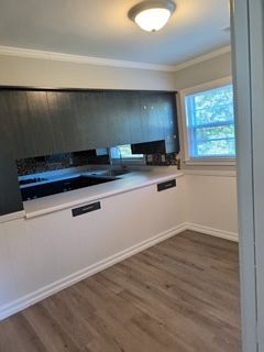 5th image of 218 Saratoga Ave