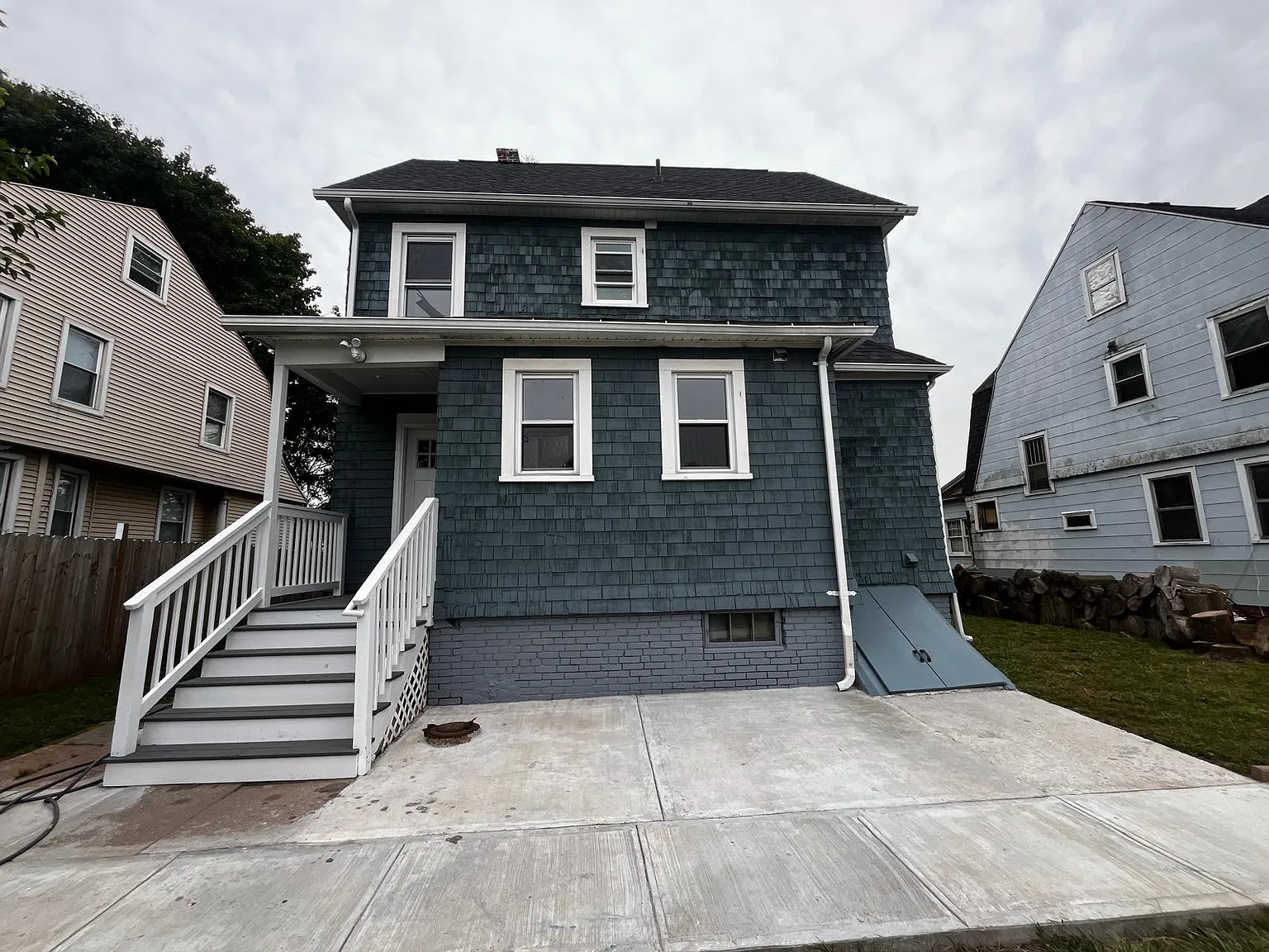 3 bed, 1294 sqft, $2,500 — Photo 2