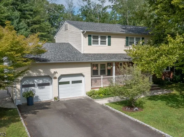 65 Woodcrest Dr, New Providence Boro, NJ 07974