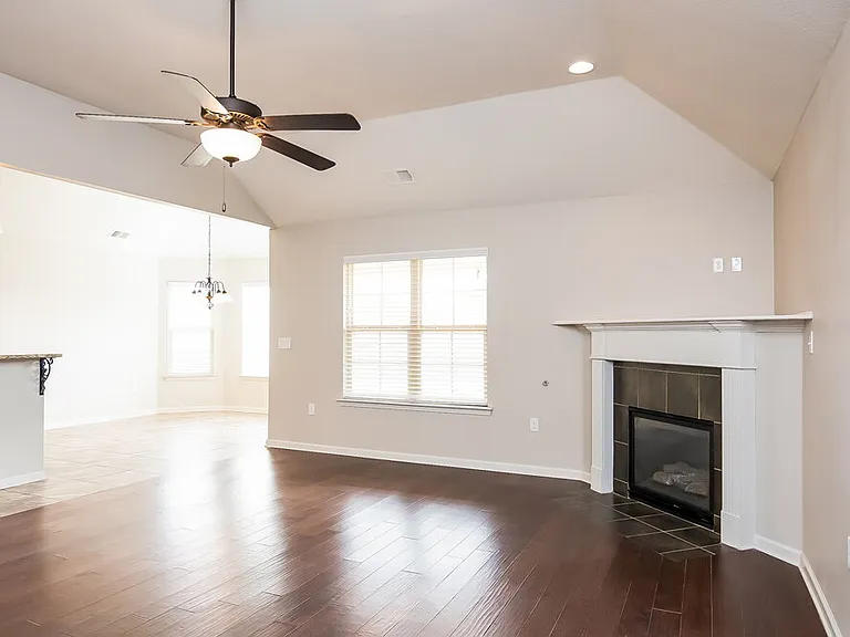 2847 S Cherry Dr — Photo 3