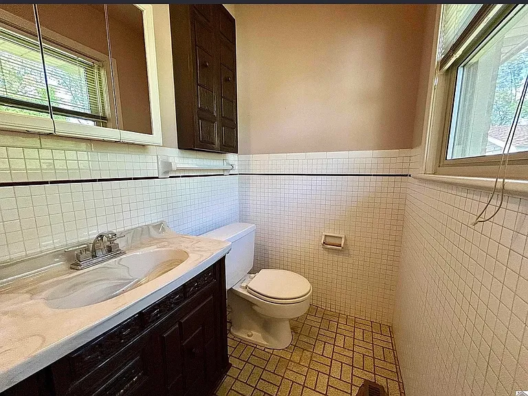 718 N 34th St — Photo 3
