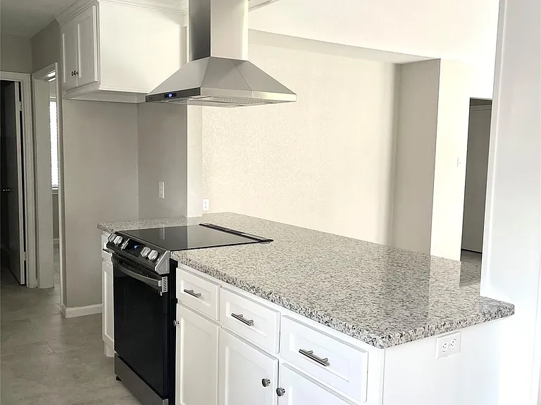 321 Petunia St — Photo 4
