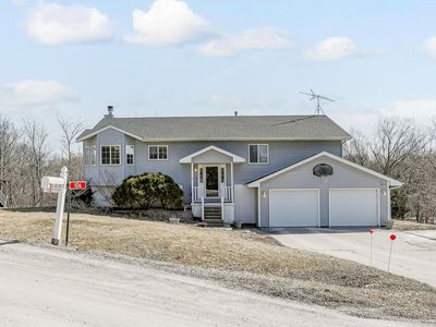 106 Zeeland Ct, Pella, IA, 50219