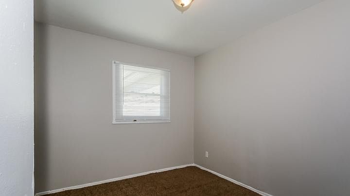 1st image of 1105 Landseer Dr