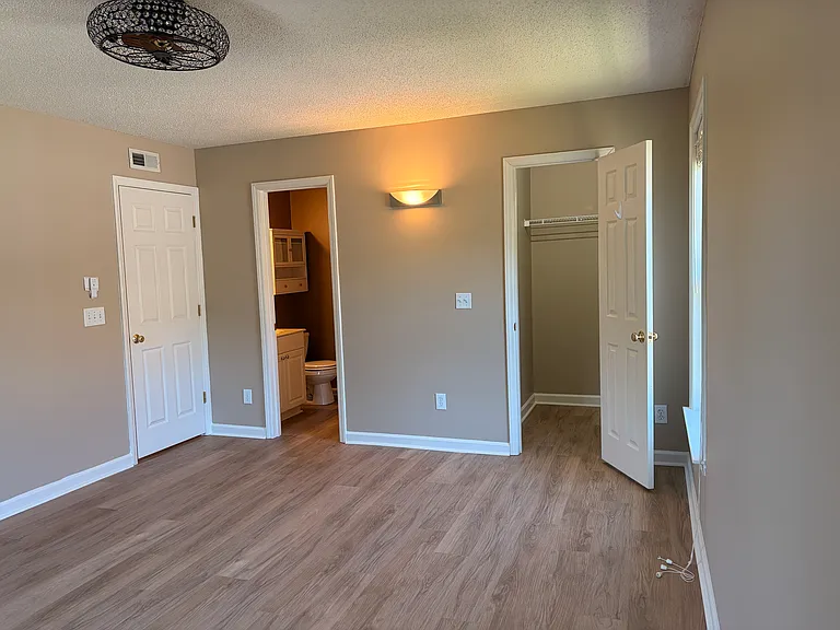 631 Mill Pond Ct — Photo 21