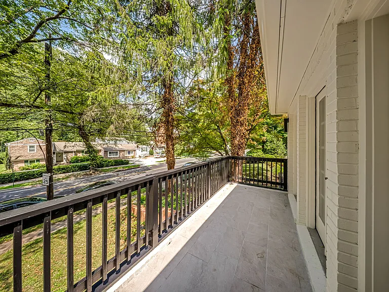 2933 Arizona Ave NW — Photo 30