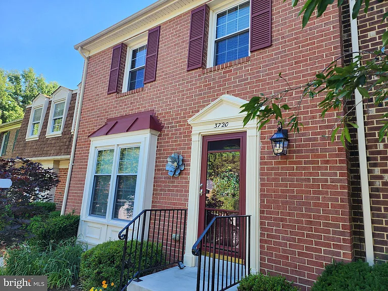 3720 Mount Airey Ln — Photo 2