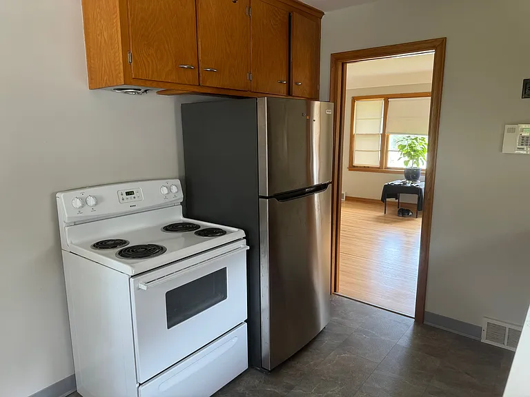 969 Charlton St — Photo 15