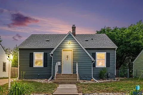5 bed, 1649 sqft, $2,450 — Photo 1