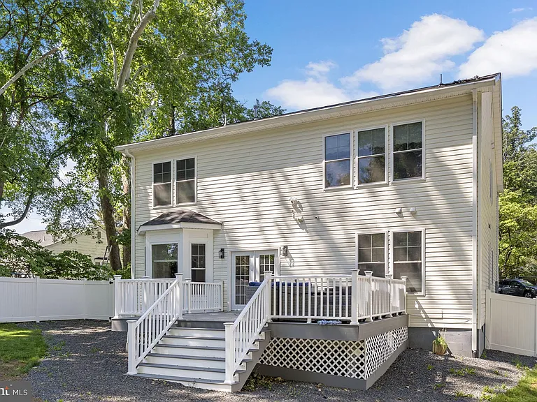 3925 Ashwood Pl — Photo 57