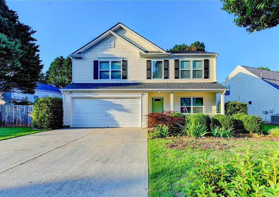 1st image of 577 Ives Cir NW