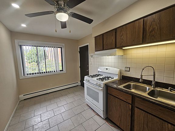 2nd image of 426 Alles St APT 3S