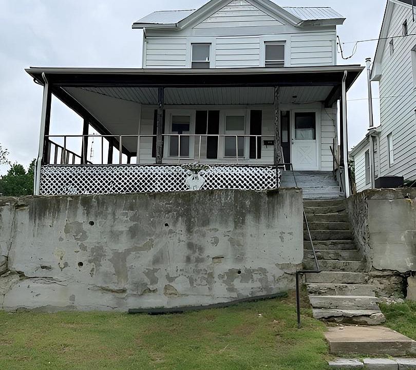 1st image of 805 E B St