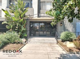 11817 3/4 Victory Blvd #102, North Hollywood, CA 91606