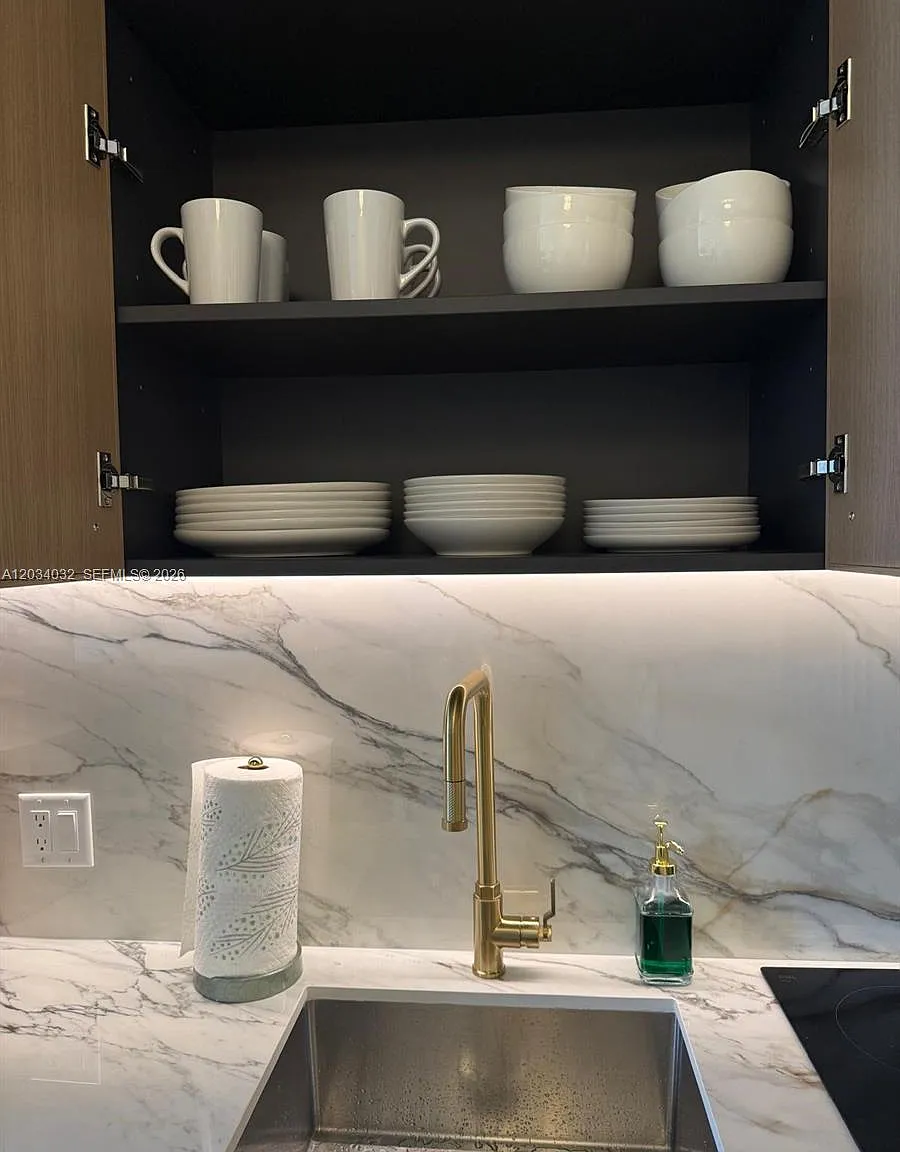 1 bed, 1.0 bath, 638 sqft, $4,700 — Photo 4