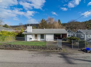 1683 NE Hollis St, Roseburg, OR 97470