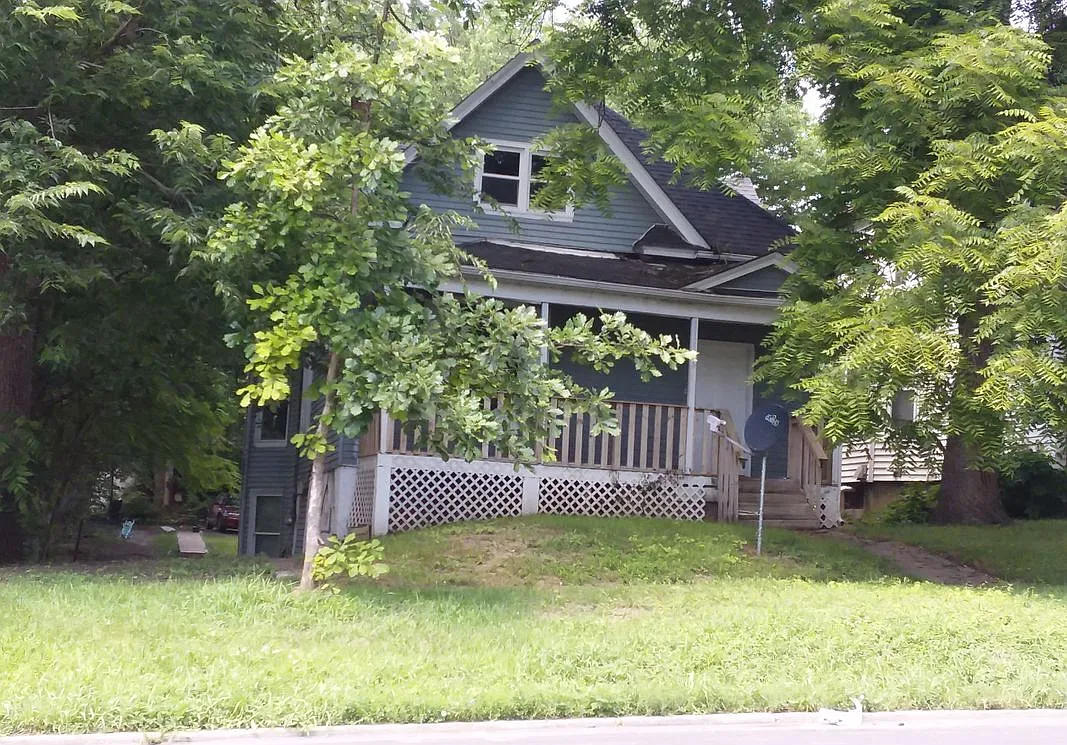 3 bed, 1.0 bath, 1631 sqft, $1,345 — Photo 1
