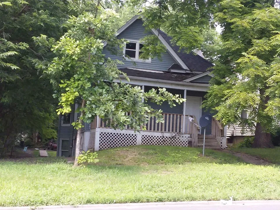 1112 Gaines St