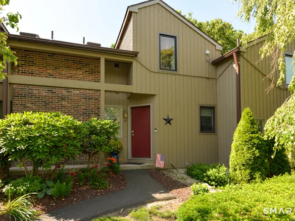 14 Far View Commons #14, Southbury, CT 06488