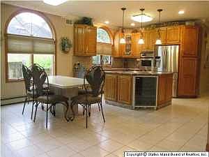 4th image of 1161 Picadilly Pl