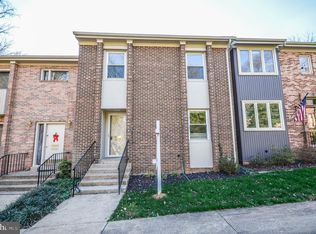 8303 Highcliffe Ct, Annandale, VA 22003