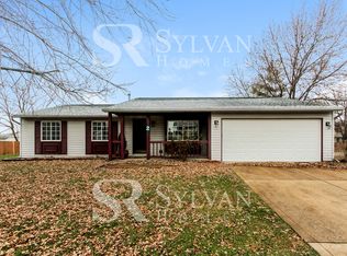 2 Country Wood Ln, Whiteland, IN 46184
