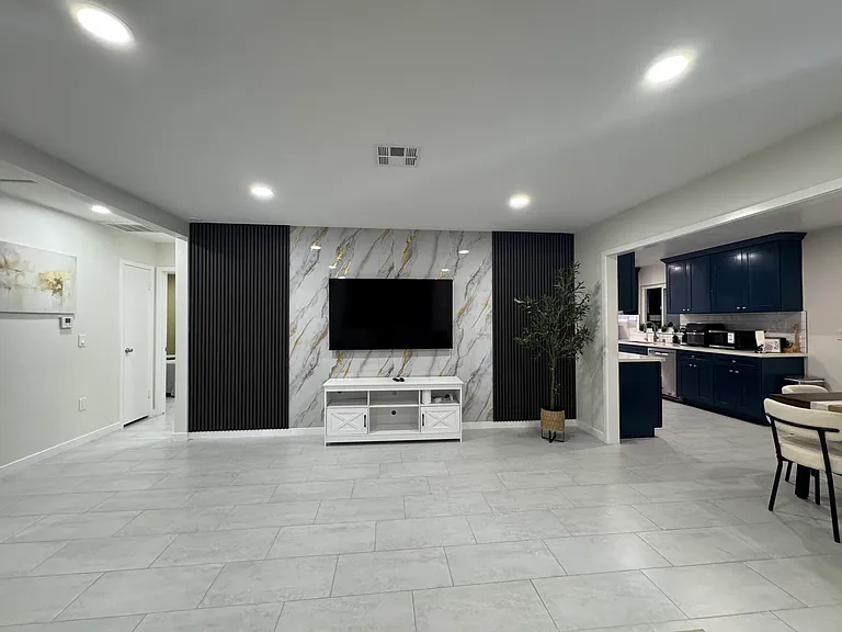 2026 W Orange Ave — Photo 7