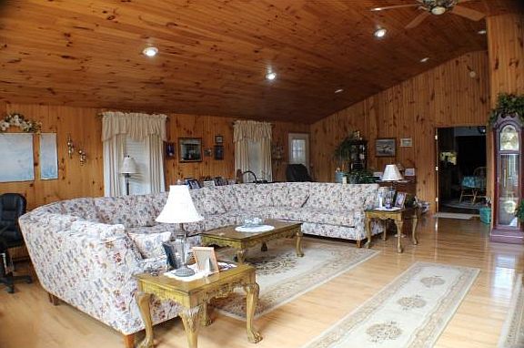 5th image of 413 Lakemont Dr
