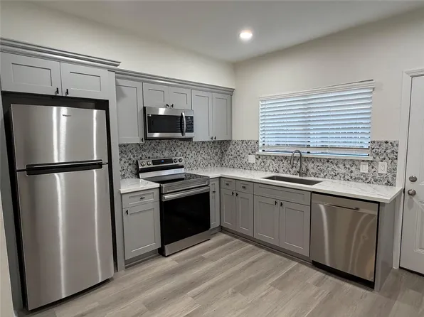 6401 Deihl Rd APT 606, Houston, TX 77092