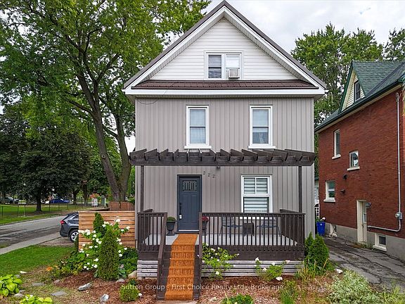 2nd image of 222 Brunswick St