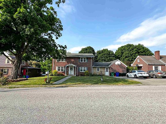 2nd image of 150 Cherry Ln