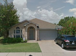 1103 Greenview Ln, Kennedale, TX 76060