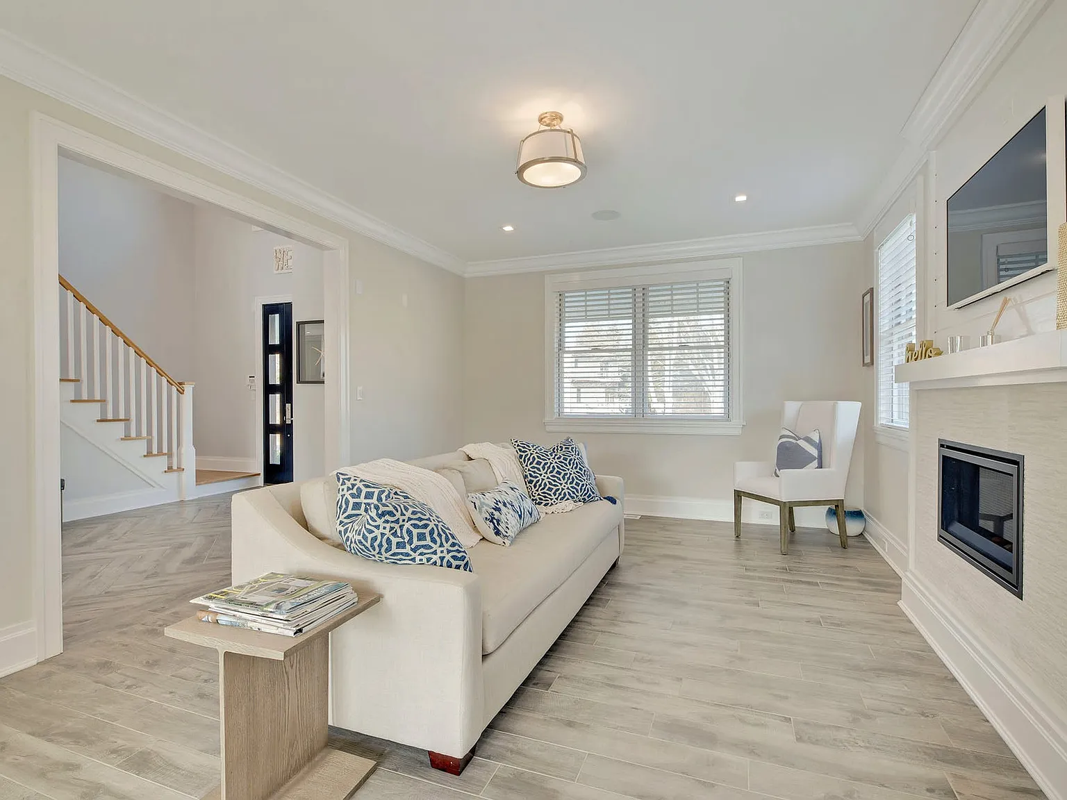 Luxurious Modern Home with Heated Pool. Bay Beach & Golf Nearby! — Photo 4