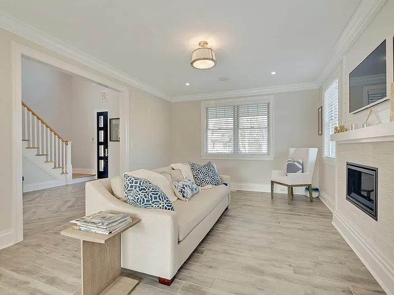 165 Marine Pl — Photo 4