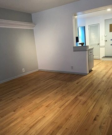 4th image of 2526 N Wayne Ave