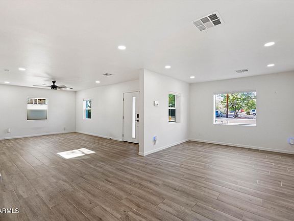 2nd image of 333 E CLARENDON Avenue