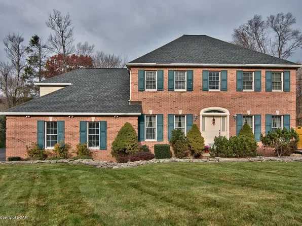 20 Idlewood Dr, Dallas, PA 18612