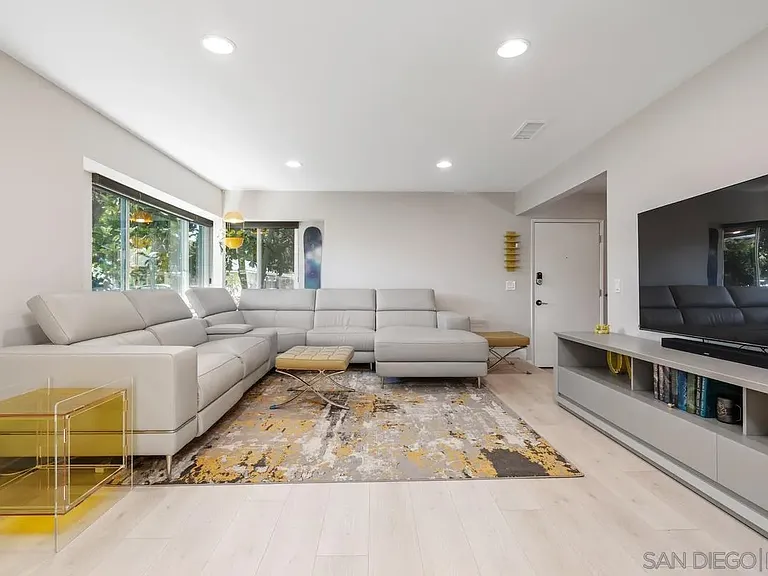 1516 Encino Ave #B — Photo 8