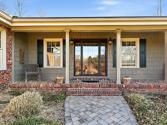 3rd image of 113 Dogwood Ln