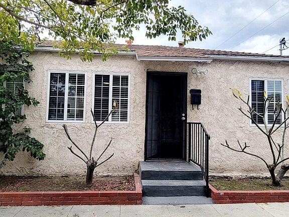 3rd image of 6267 N Rose Ave