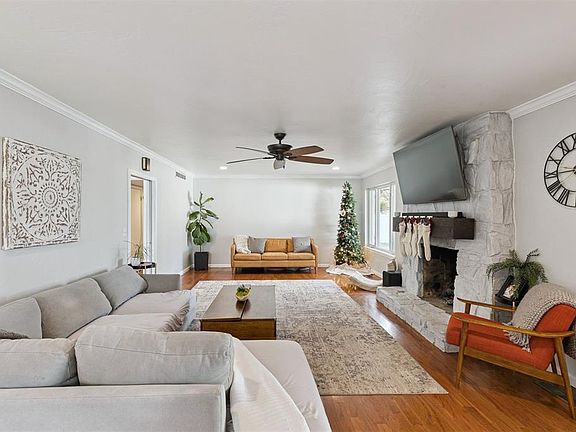 3rd image of 6217 N Drexel Blvd