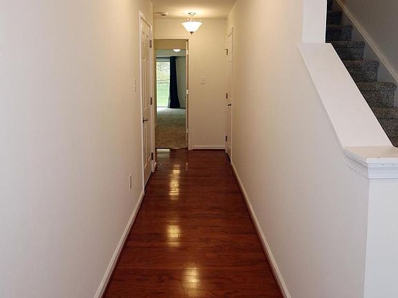 5th image of 389 Larose Dr #389