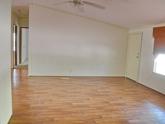 3rd image of 208 Windmill Oaks Ave