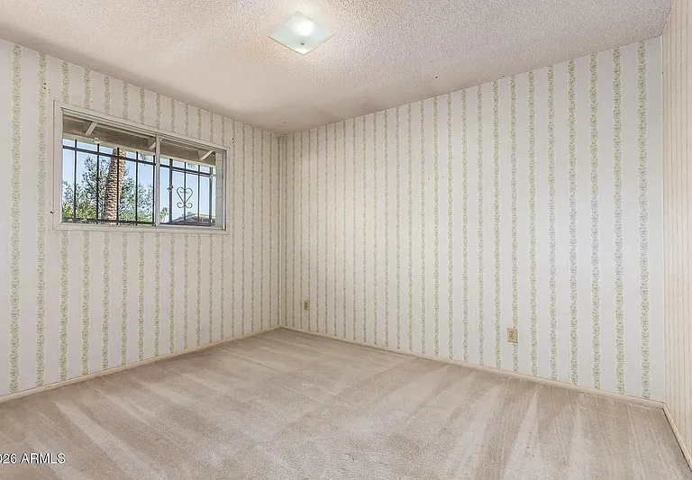 650 E Malibu Dr — Photo 13