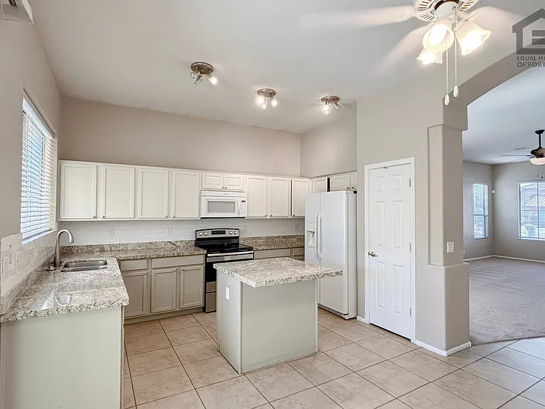 5946 W Sack Dr — Photo 11