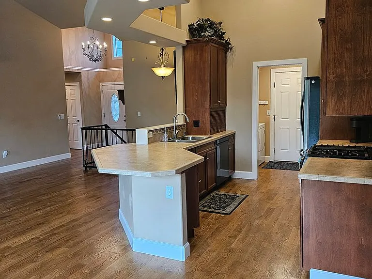 882 Canyon Park Ave — Photo 22