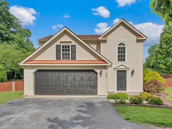 6321 Otter Park Ct, Roanoke, VA 24018