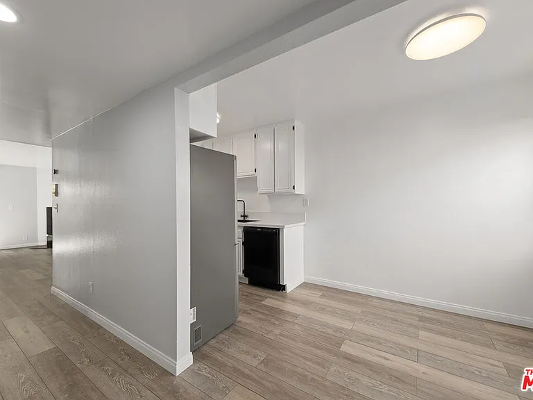 2337 Oak St #2 — Photo 12